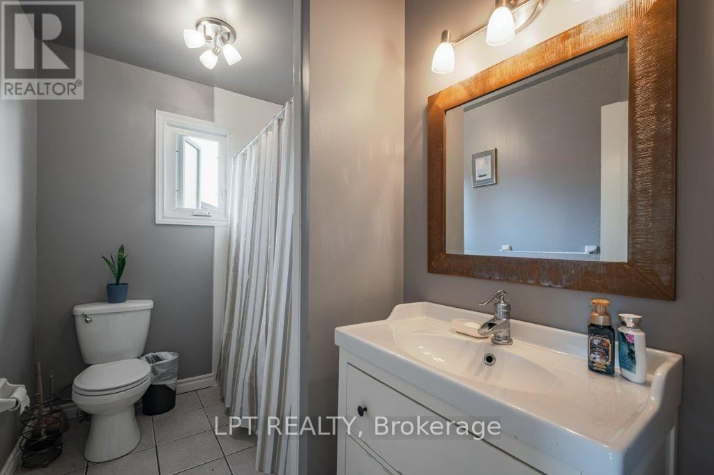 304 Sunrise Crescent, Kingston, Ontario  K7M 8C3 - Photo 28 - X12153250