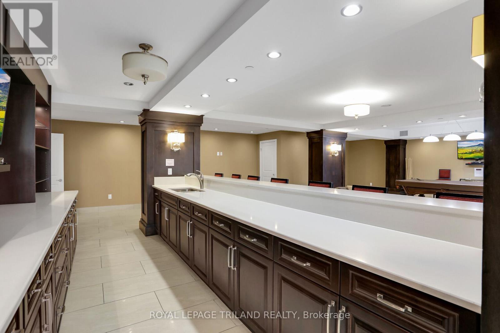 1001 - 330 Ridout Street, London East (East K), Ontario  N6A 0A7 - Photo 37 - X12166872