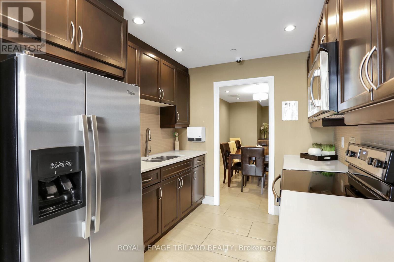 1001 - 330 Ridout Street, London East (East K), Ontario  N6A 0A7 - Photo 38 - X12166872