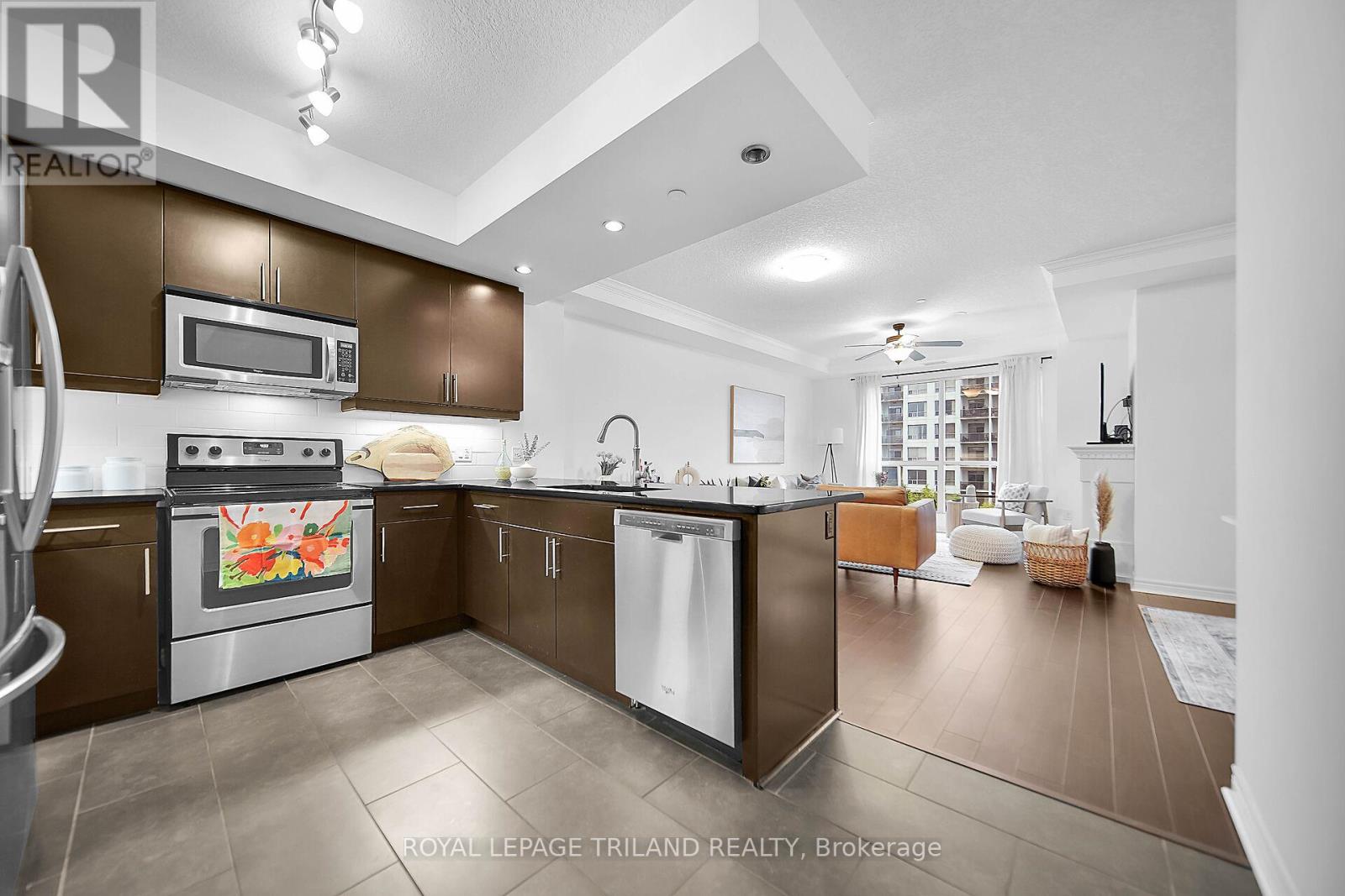 1001 - 330 Ridout Street, London East (East K), Ontario  N6A 0A7 - Photo 6 - X12166872
