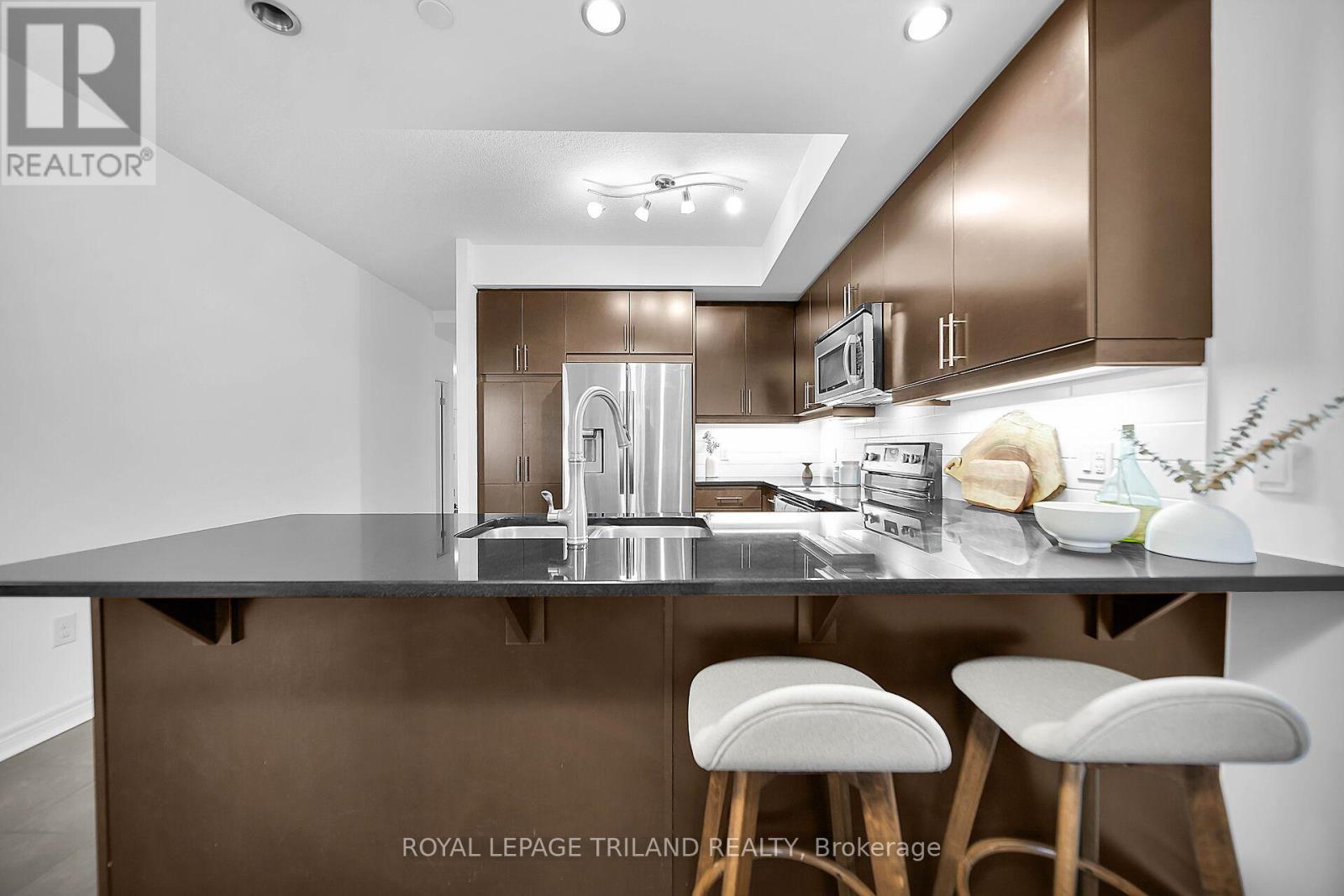 1001 - 330 Ridout Street, London East (East K), Ontario  N6A 0A7 - Photo 8 - X12166872