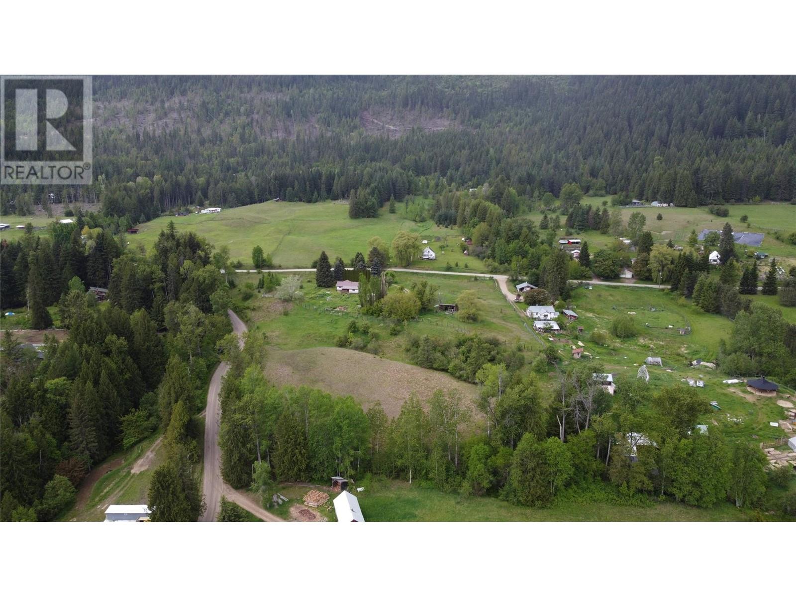 6222 SLOCAN RIVER Road, Winlaw, BC V0G2J0