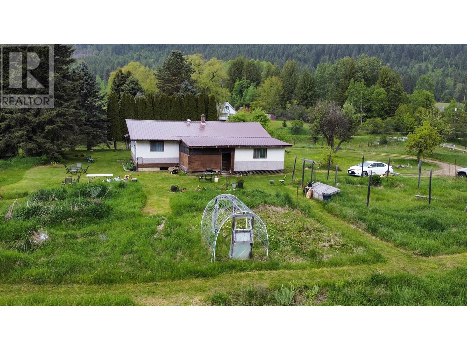 Property at 6222 SLOCAN RIVER Road image 1