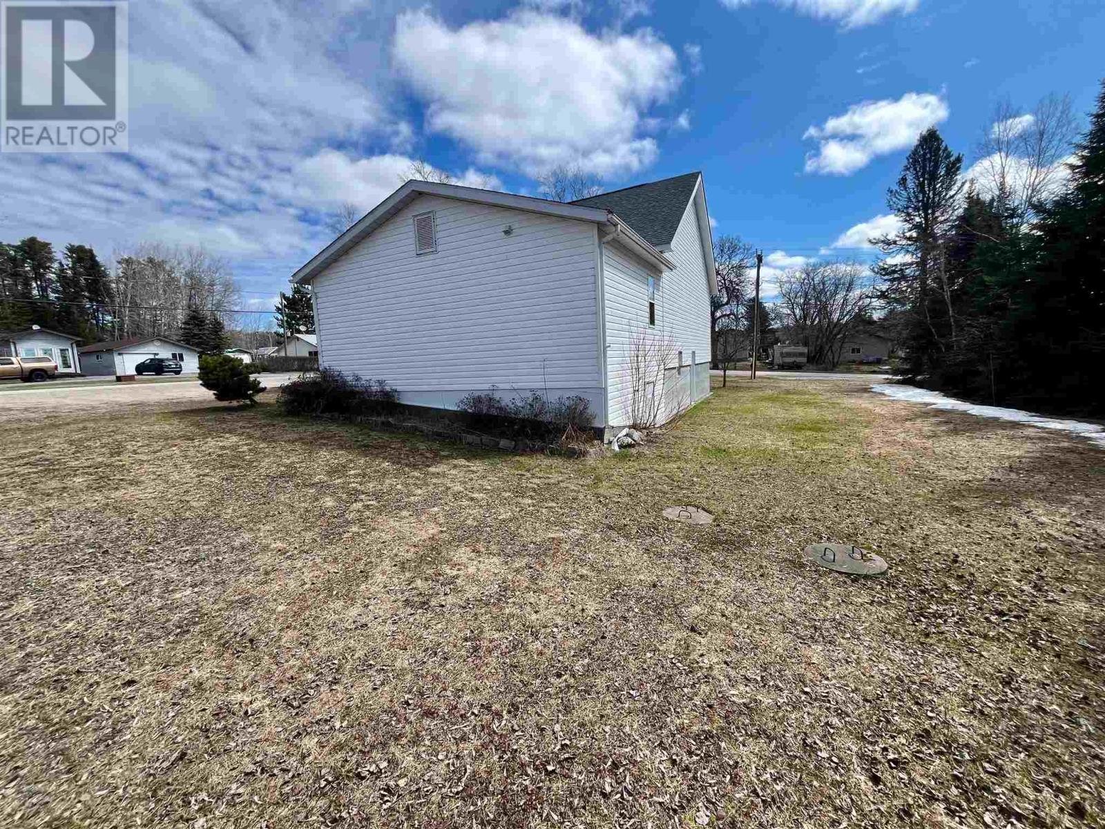 97 Spruce St, Vermilion Bay, Ontario  P0V 2V0 - Photo 27 - TB251053