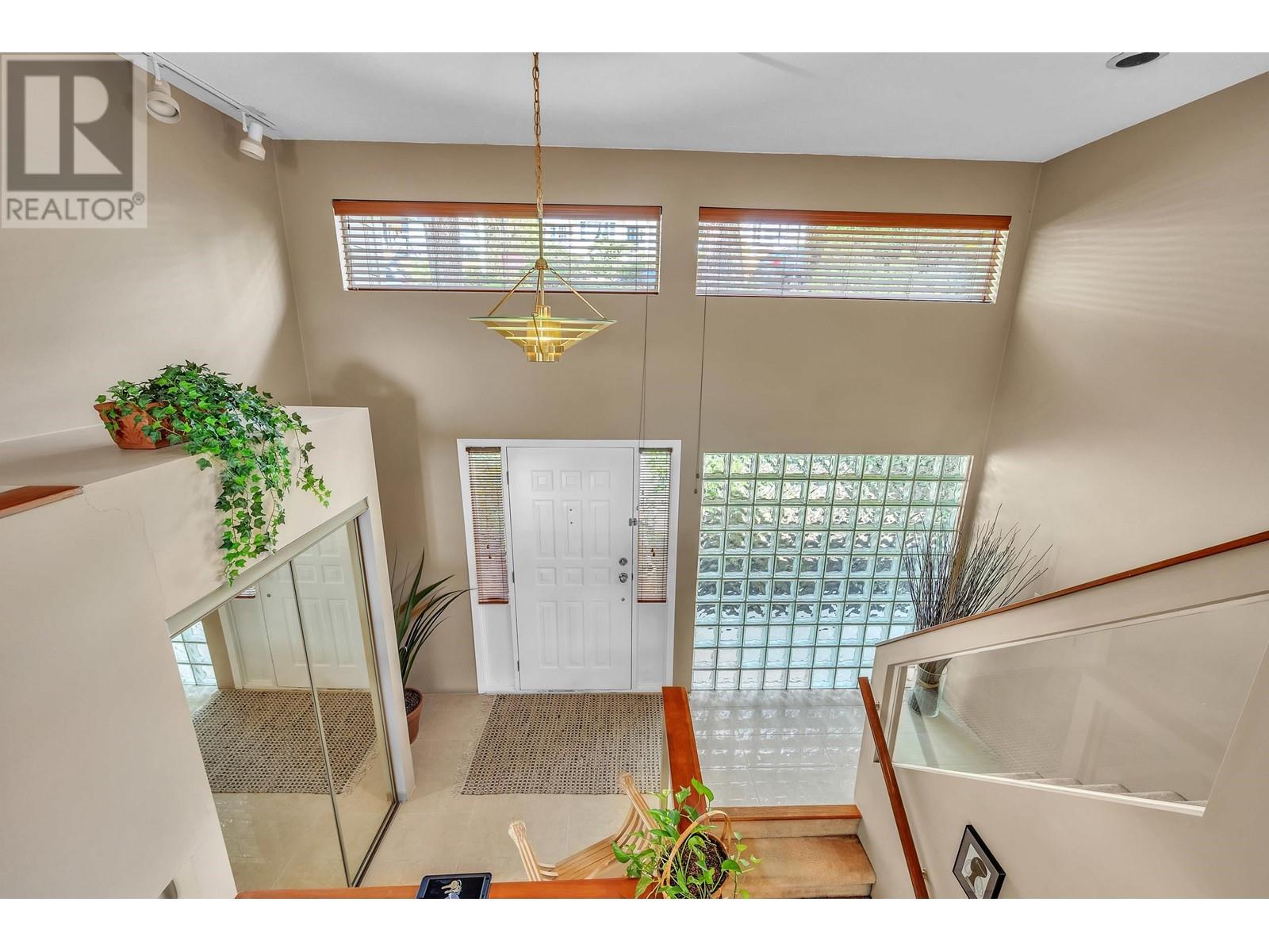 531 Tempe Crescent, North Vancouver, British Columbia  V7N 1E7 - Photo 6 - R3004425