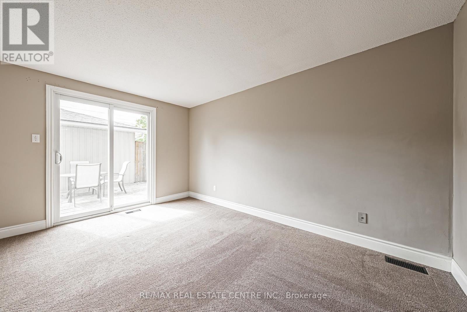 101 Fife Road, Guelph, Ontario  N1H 6X9 - Photo 14 - X12159161