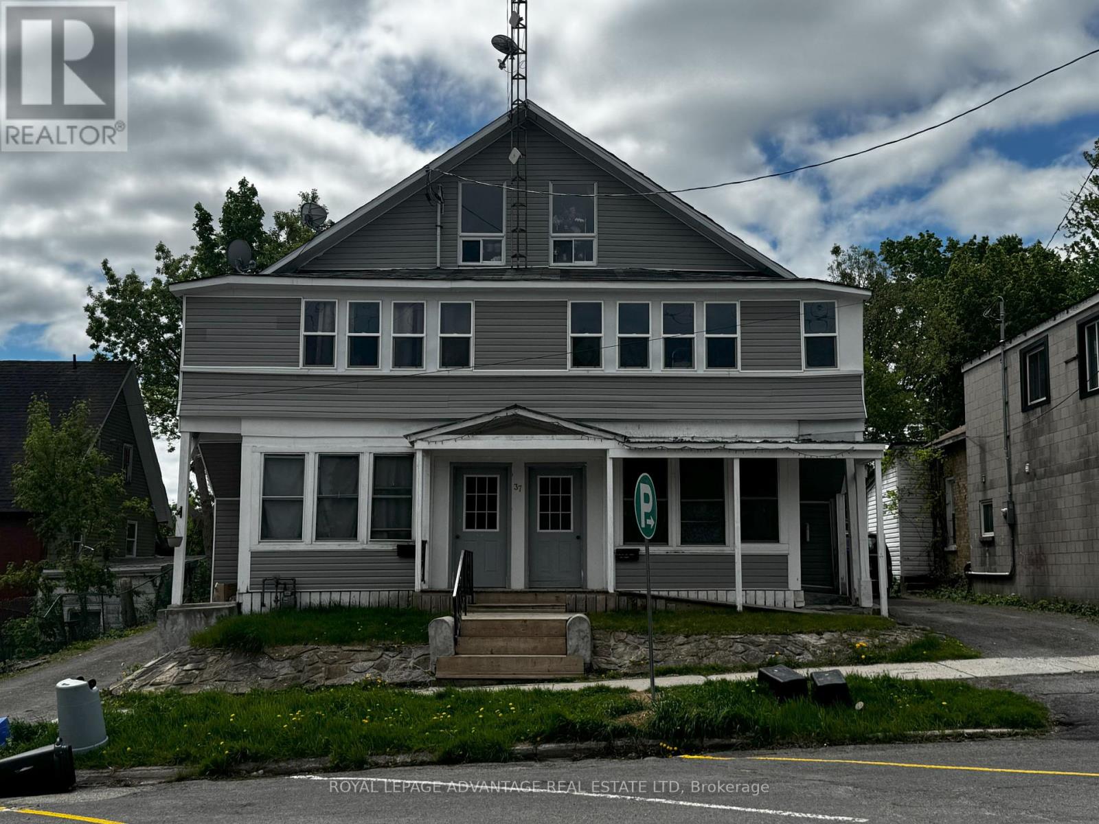 37 Main Street W, Smiths Falls, Ontario  K7A 1M7 - Photo 2 - X12166932