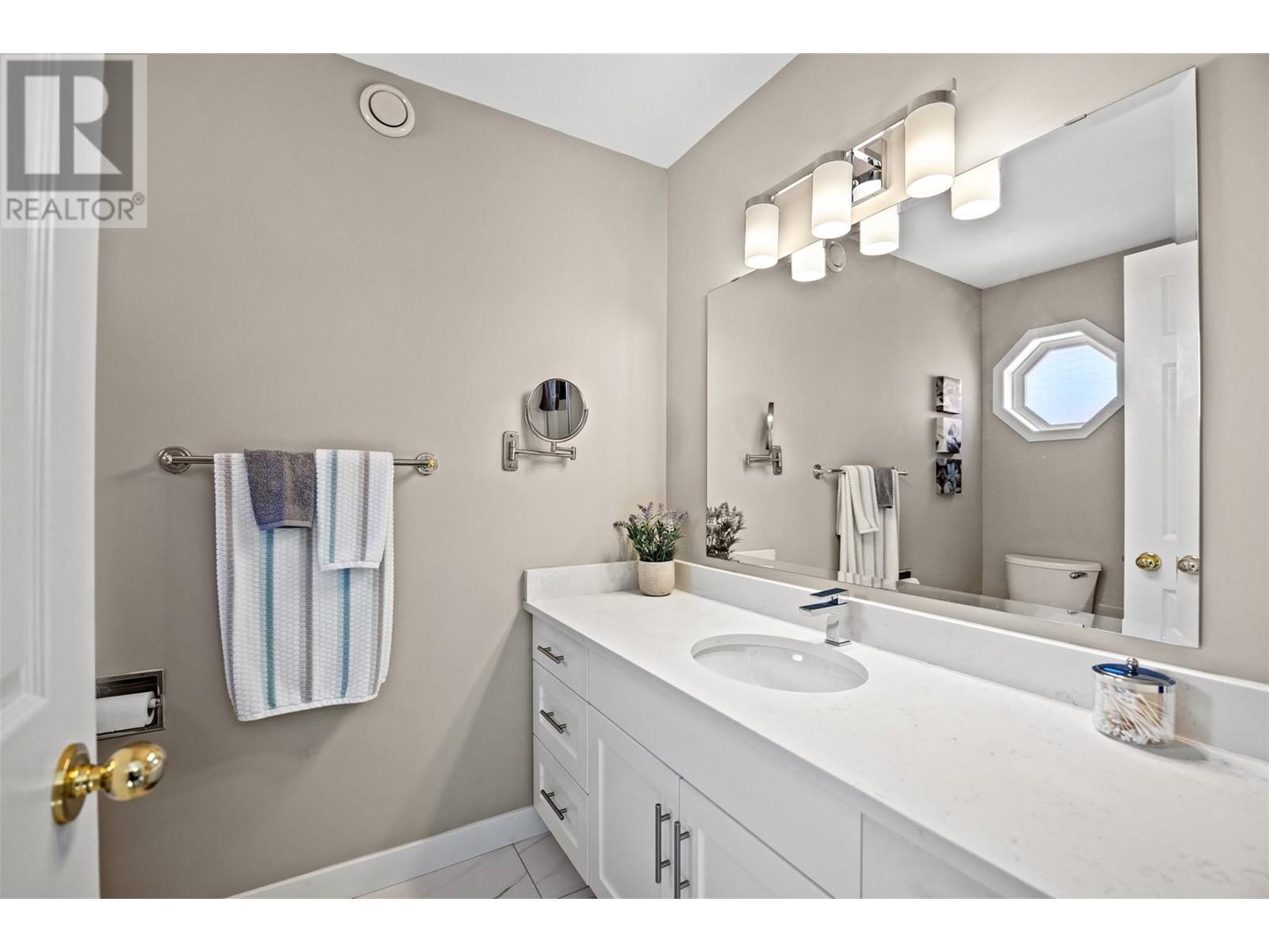 1523 ASSINIBOINE Road, Kamloops, BC V2E2R1