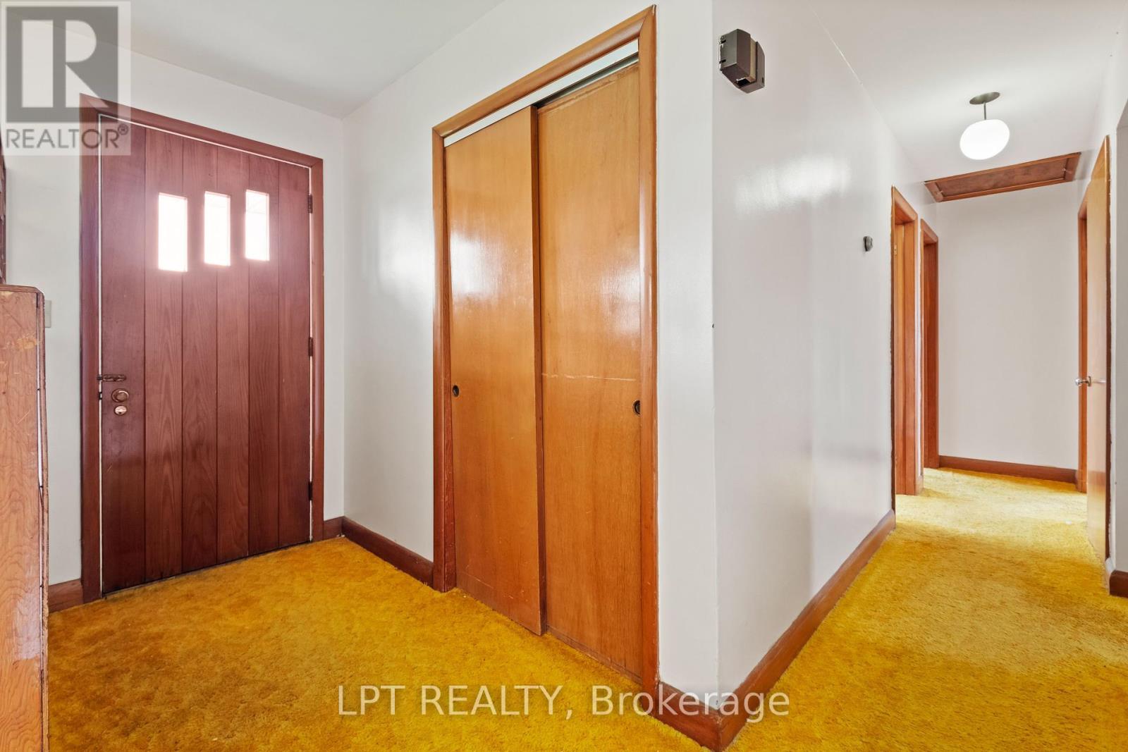 32 Jane Avenue, Kingston, Ontario  K7M 3G5 - Photo 2 - X12140419