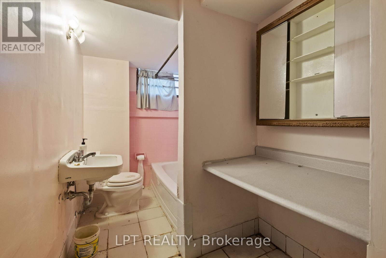 32 Jane Avenue, Kingston, Ontario  K7M 3G5 - Photo 25 - X12140419