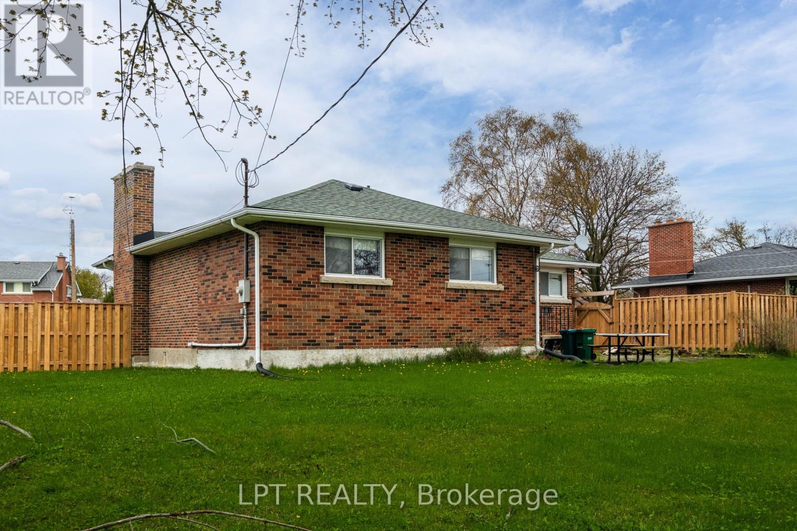 32 Jane Avenue, Kingston, Ontario  K7M 3G5 - Photo 31 - X12140419