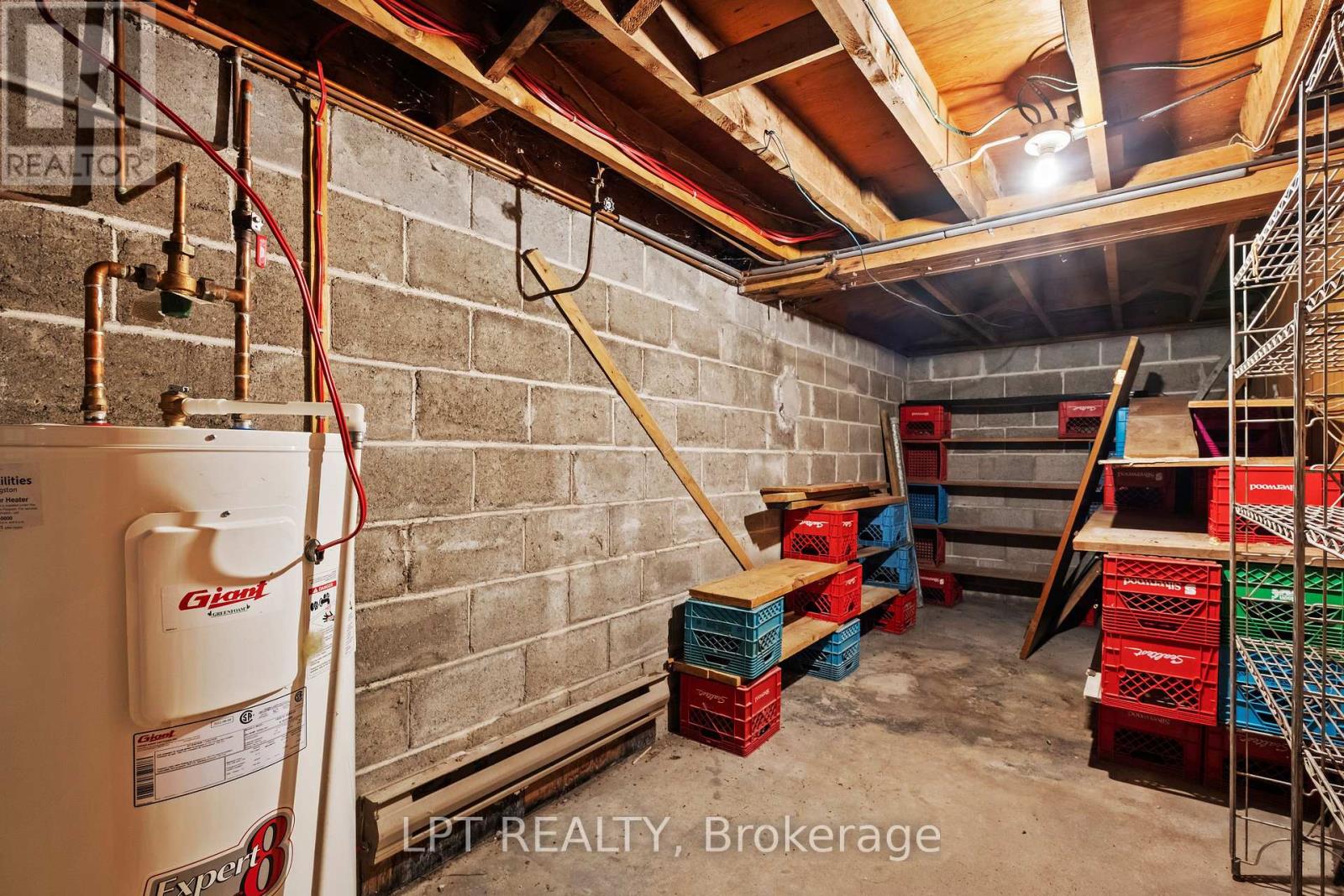 32 Jane Avenue, Kingston, Ontario  K7M 3G5 - Photo 26 - X12140419