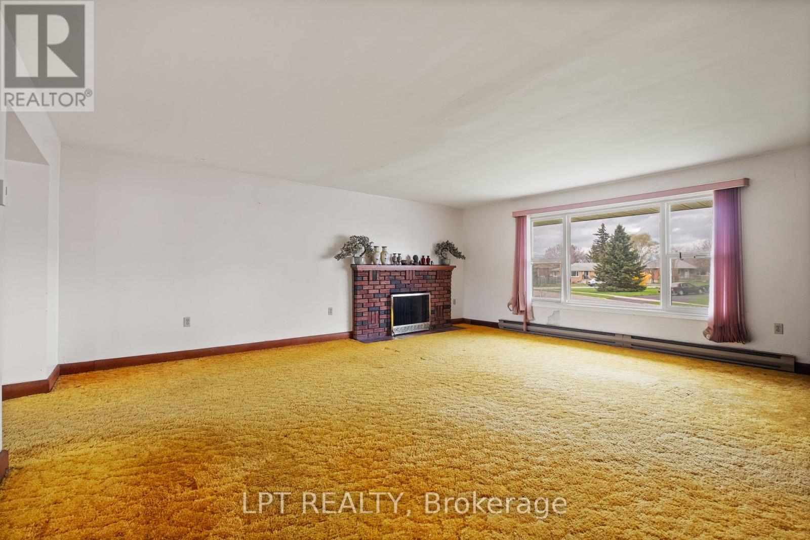 32 Jane Avenue, Kingston, Ontario  K7M 3G5 - Photo 5 - X12140419