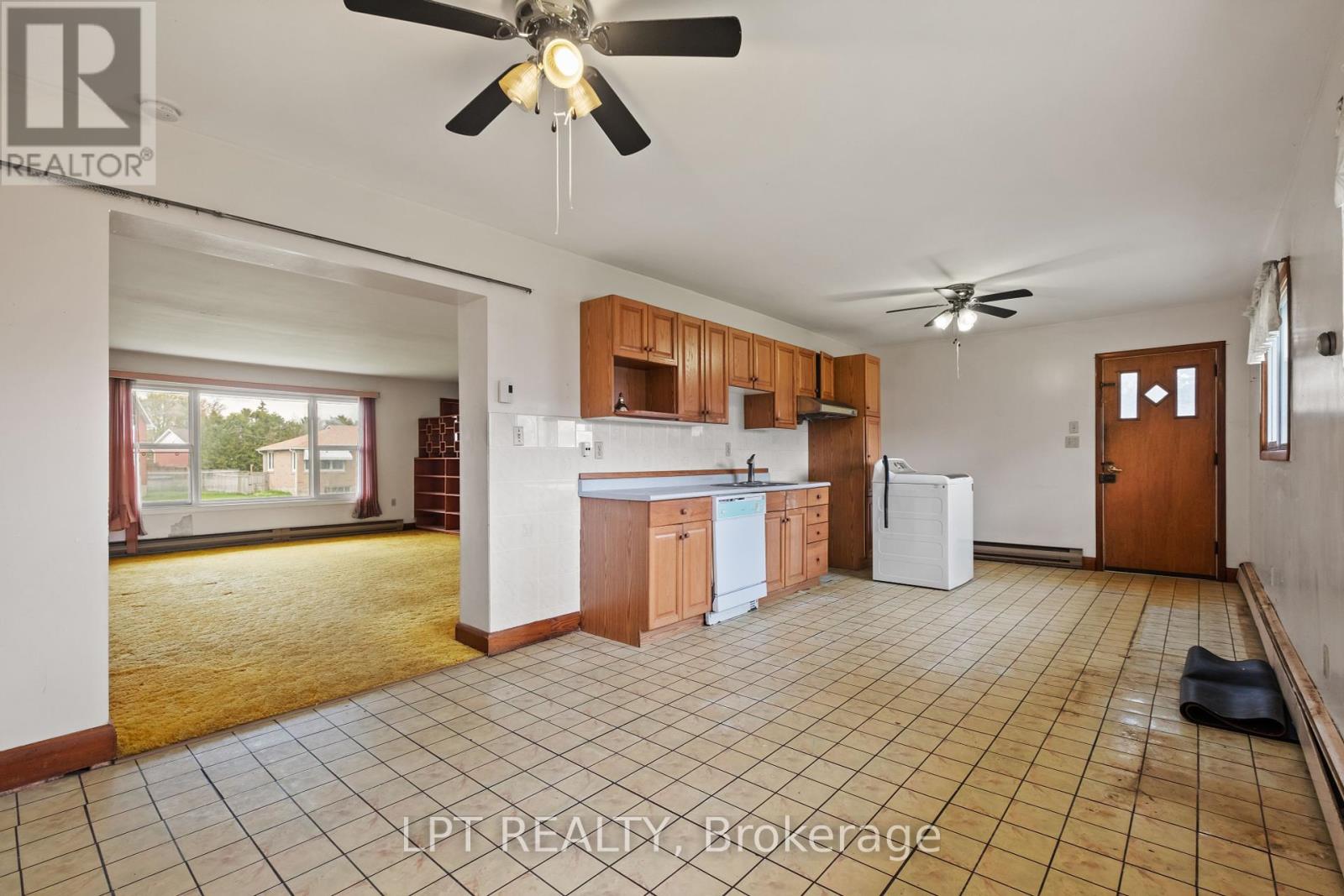 32 Jane Avenue, Kingston, Ontario  K7M 3G5 - Photo 7 - X12140419