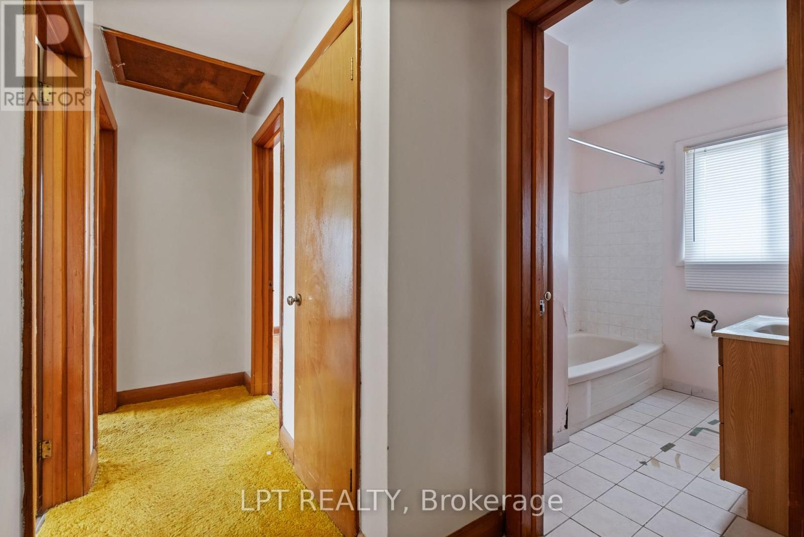 32 Jane Avenue, Kingston, Ontario  K7M 3G5 - Photo 9 - X12140419