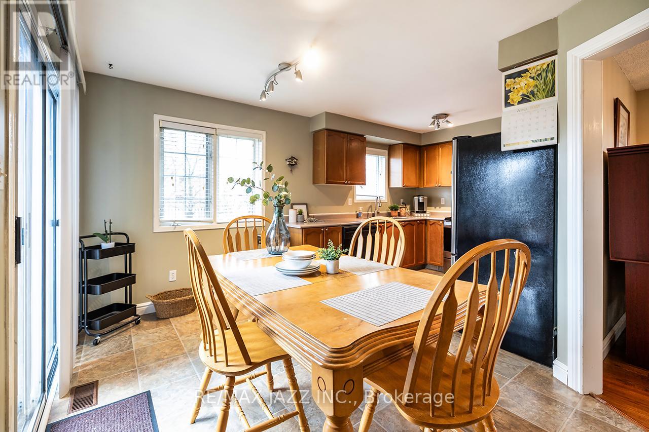 7 Barwick Court, Whitby, Ontario  L1N 9C2 - Photo 13 - E12166879