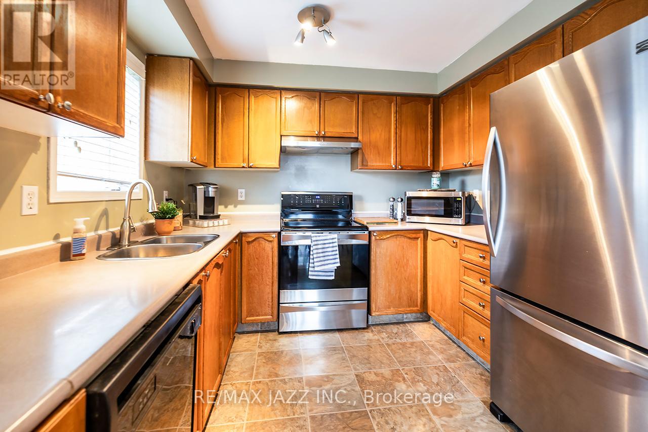 7 Barwick Court, Whitby, Ontario  L1N 9C2 - Photo 16 - E12166879