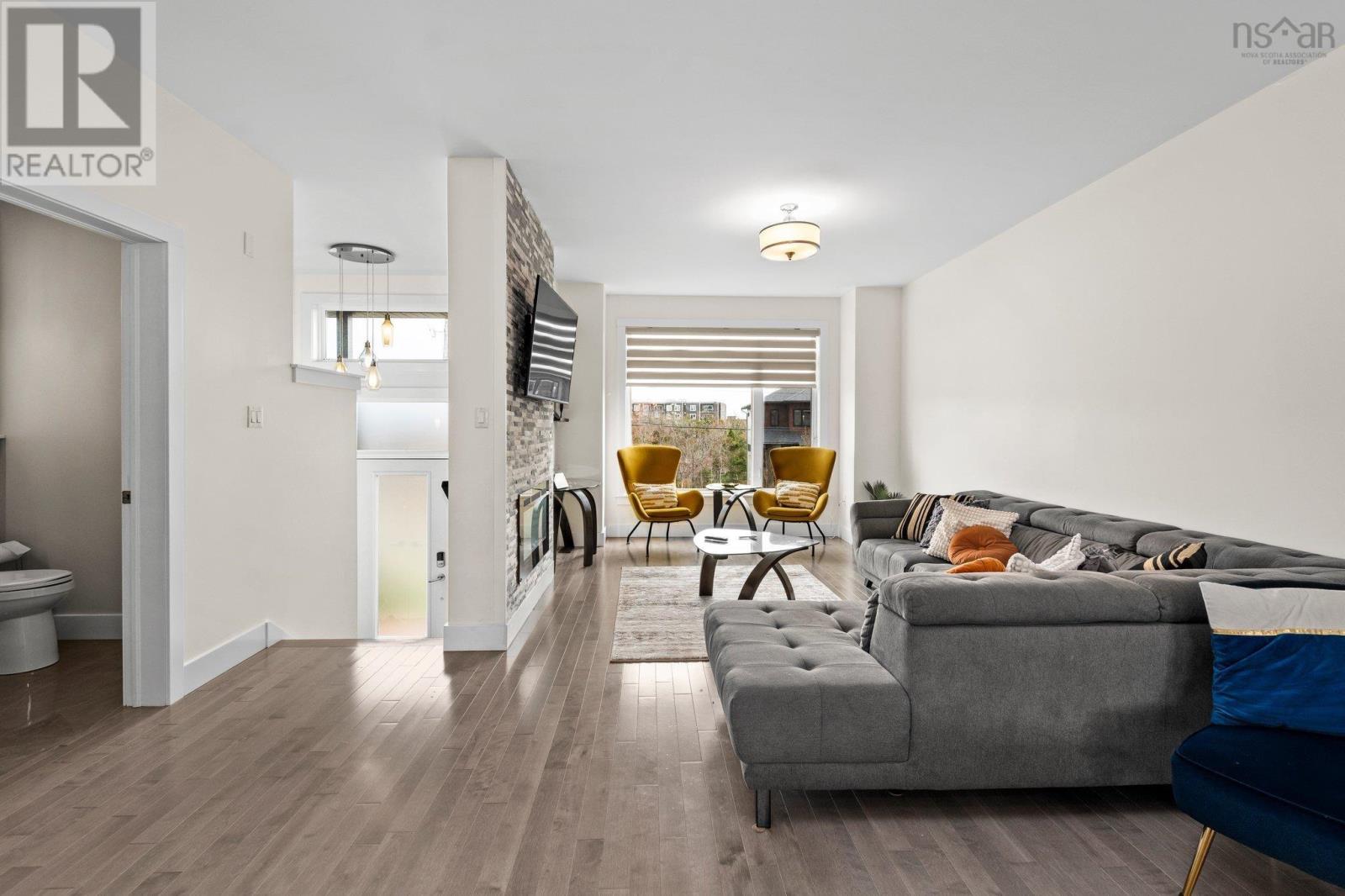 Property at 40 Bramwell Court image 3