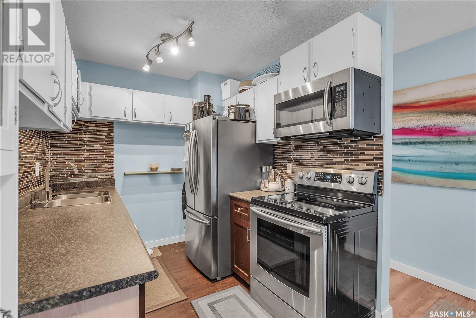 309 315 Tait Crescent, Saskatoon, Saskatchewan  S7H 5L6 - Photo 4 - SK000215