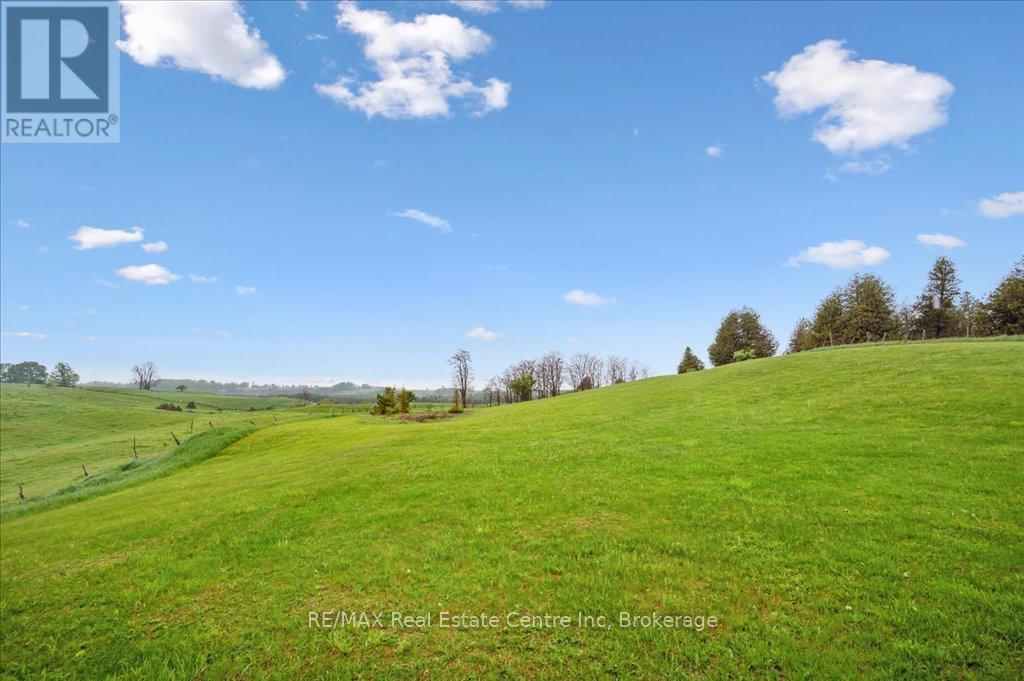 Property at 313316 HWY 6 image 3
