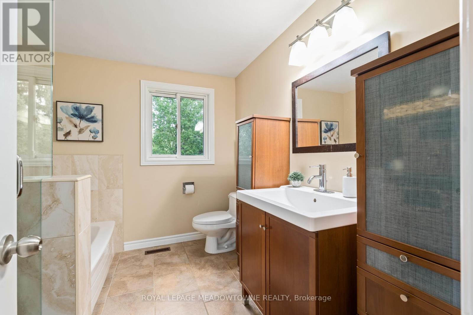 35 Metcalfe Court, Halton Hills, Ontario  L7G 4N7 - Photo 29 - W12165621