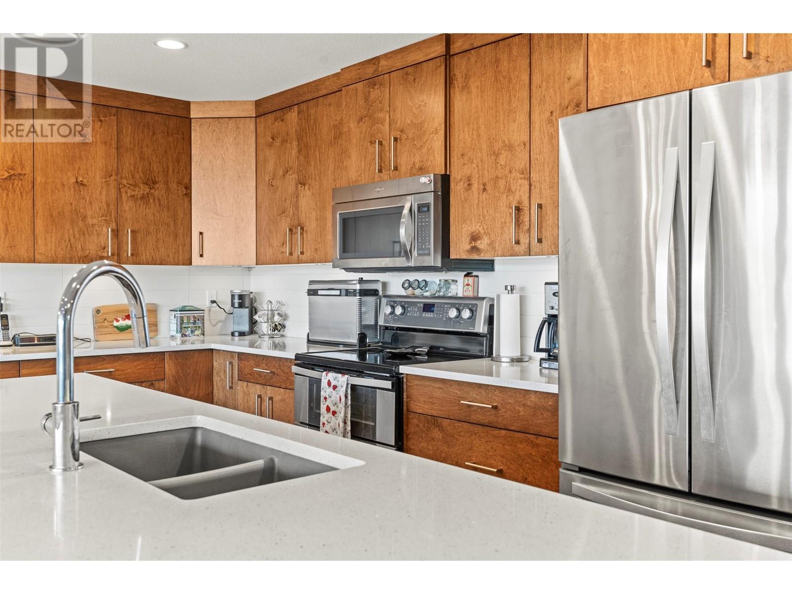 1021 Longacre Place, Vernon, British Columbia  V1H 1H7 - Photo 25 - 10339435
