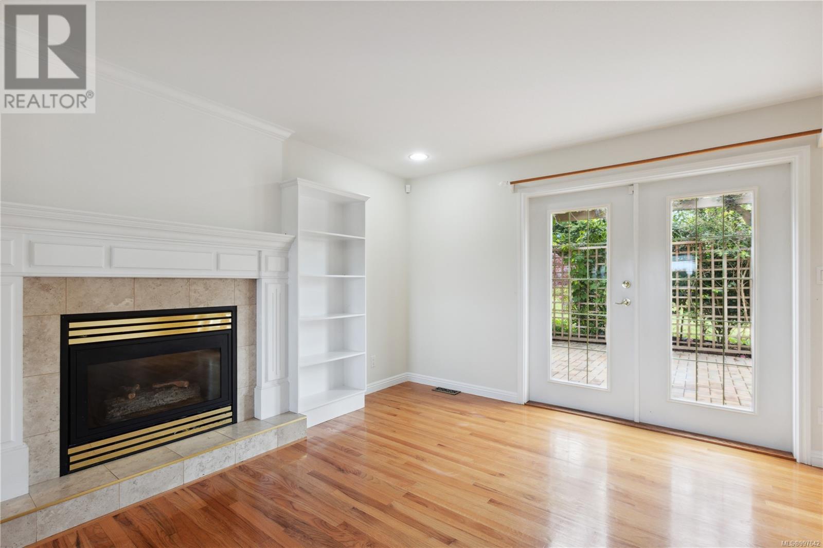 Property at 1651 Swan Cres image 4