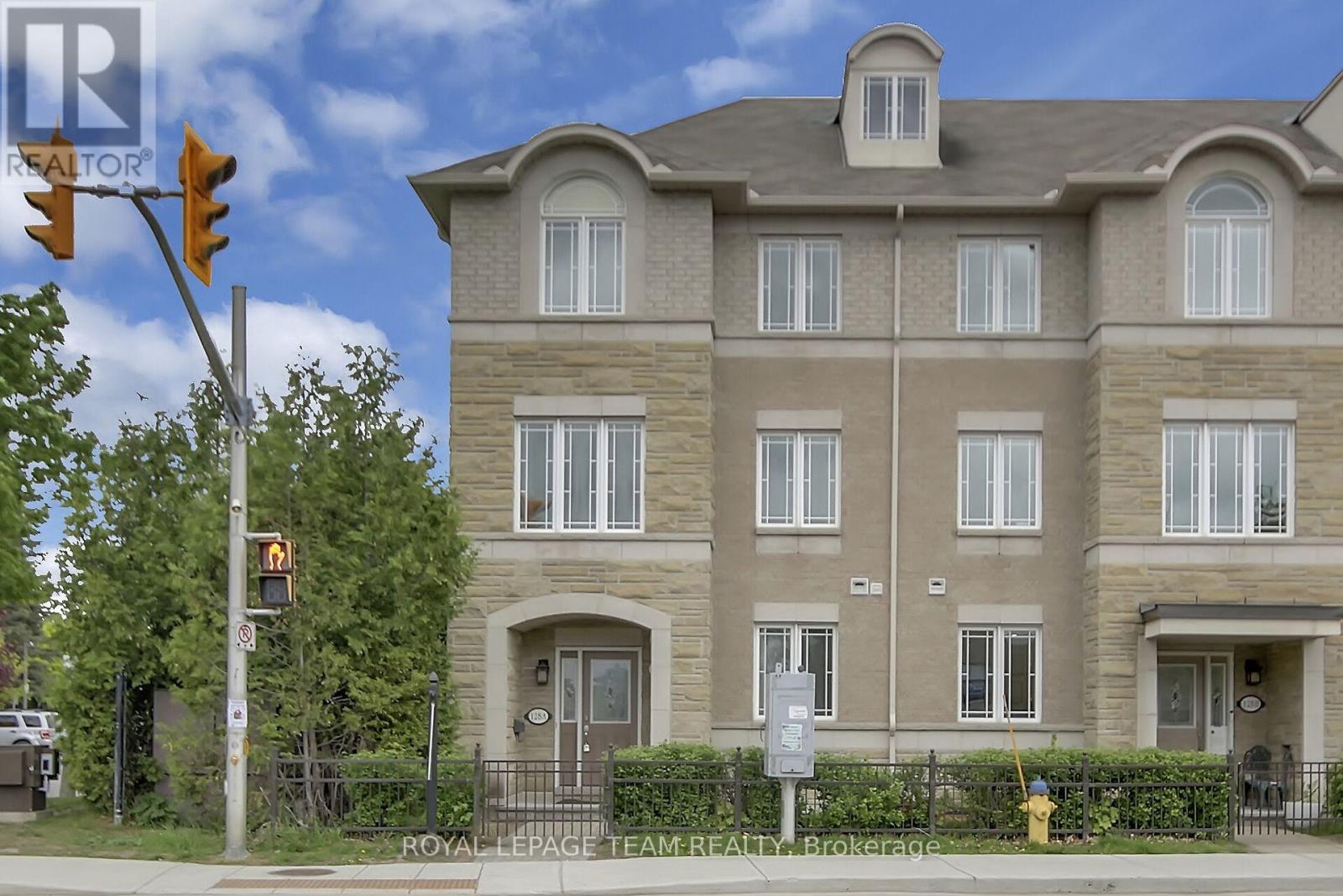 Property at 128A CENTREPOINTE DRIVE image 1