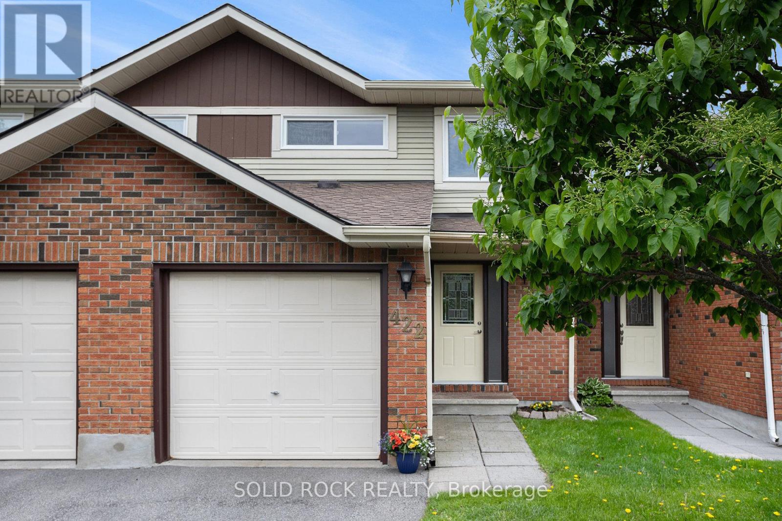 422 Sandhamn Private, Ottawa, Ontario  K1T 2Z1 - Photo 1 - X12166848