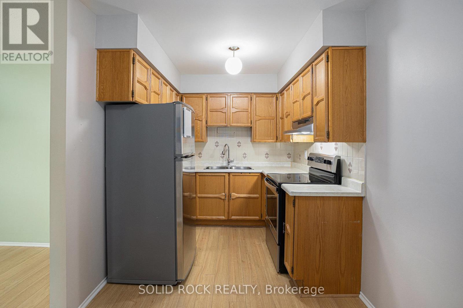 422 Sandhamn Private, Ottawa, Ontario  K1T 2Z1 - Photo 10 - X12166848