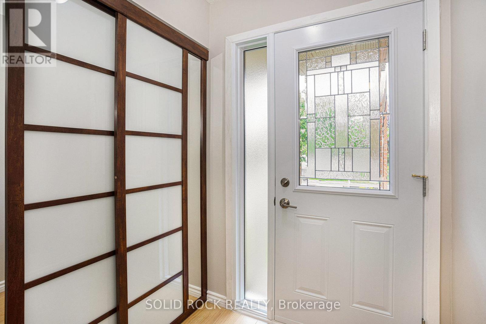 422 Sandhamn Private, Ottawa, Ontario  K1T 2Z1 - Photo 3 - X12166848