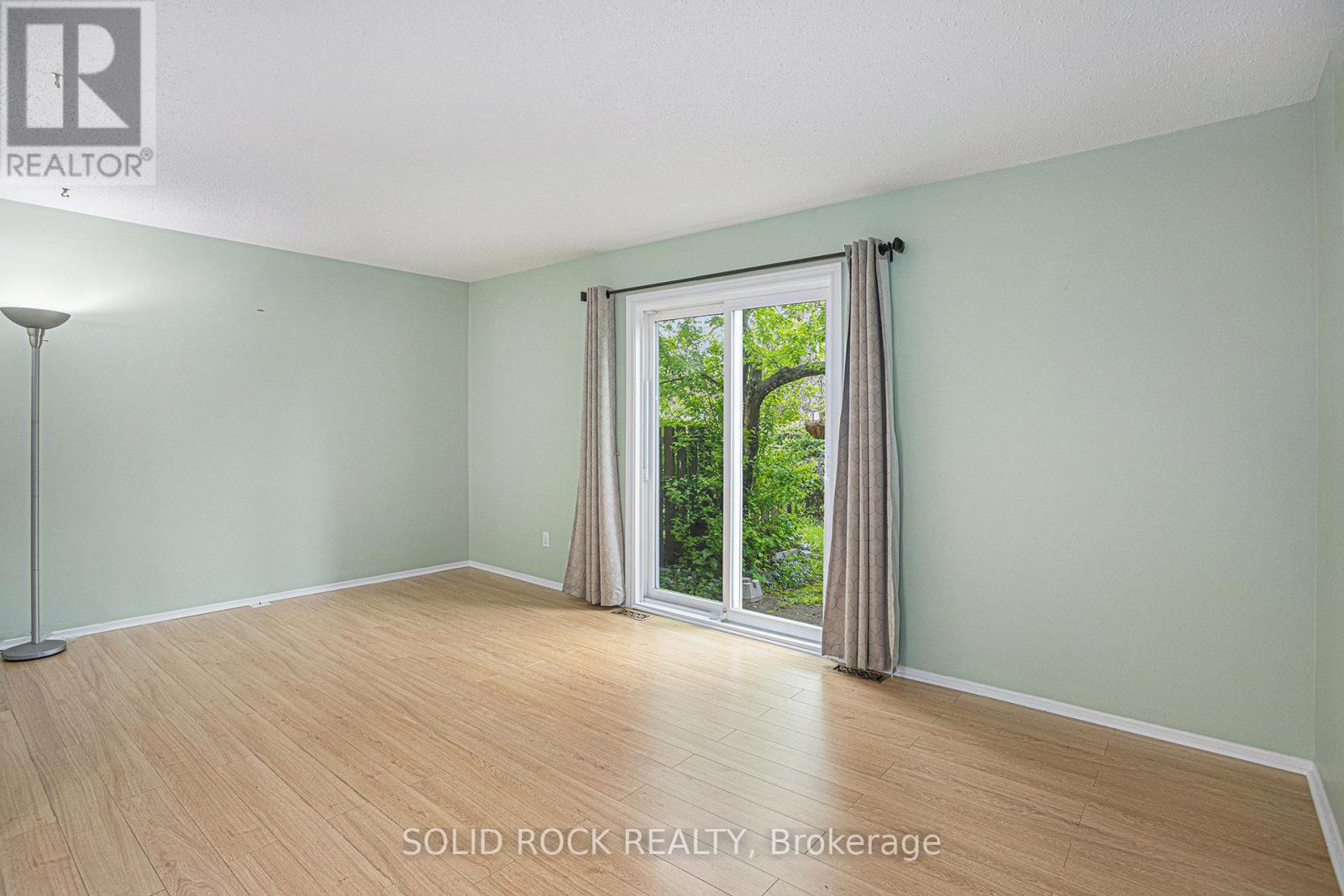 422 Sandhamn Private, Ottawa, Ontario  K1T 2Z1 - Photo 6 - X12166848