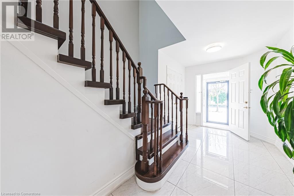 5008 Willowood Drive, Mississauga, Ontario  L5R 3R5 - Photo 3 - 40732660