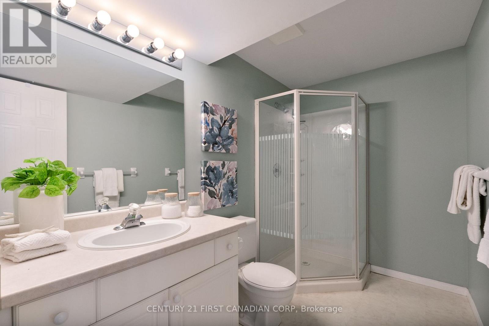 Photo 32 of 47 for 7 - 861 Shelborne Street