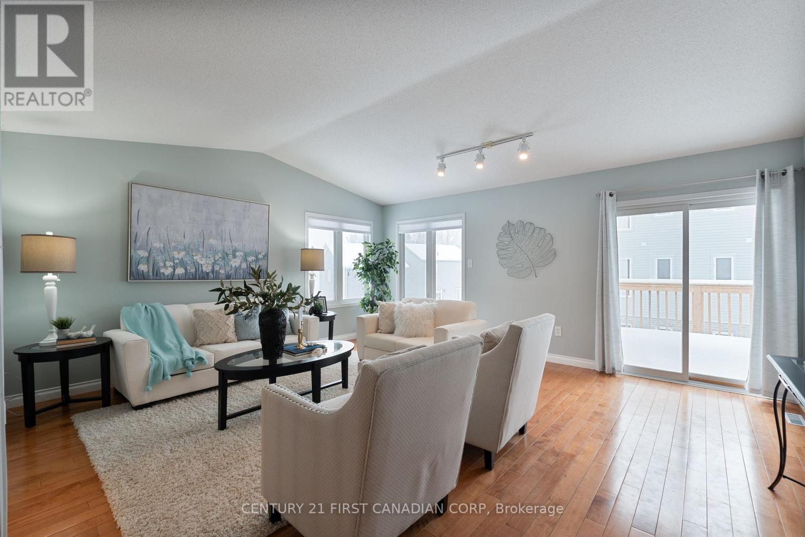 Photo 7 of 47 for 7 - 861 Shelborne Street