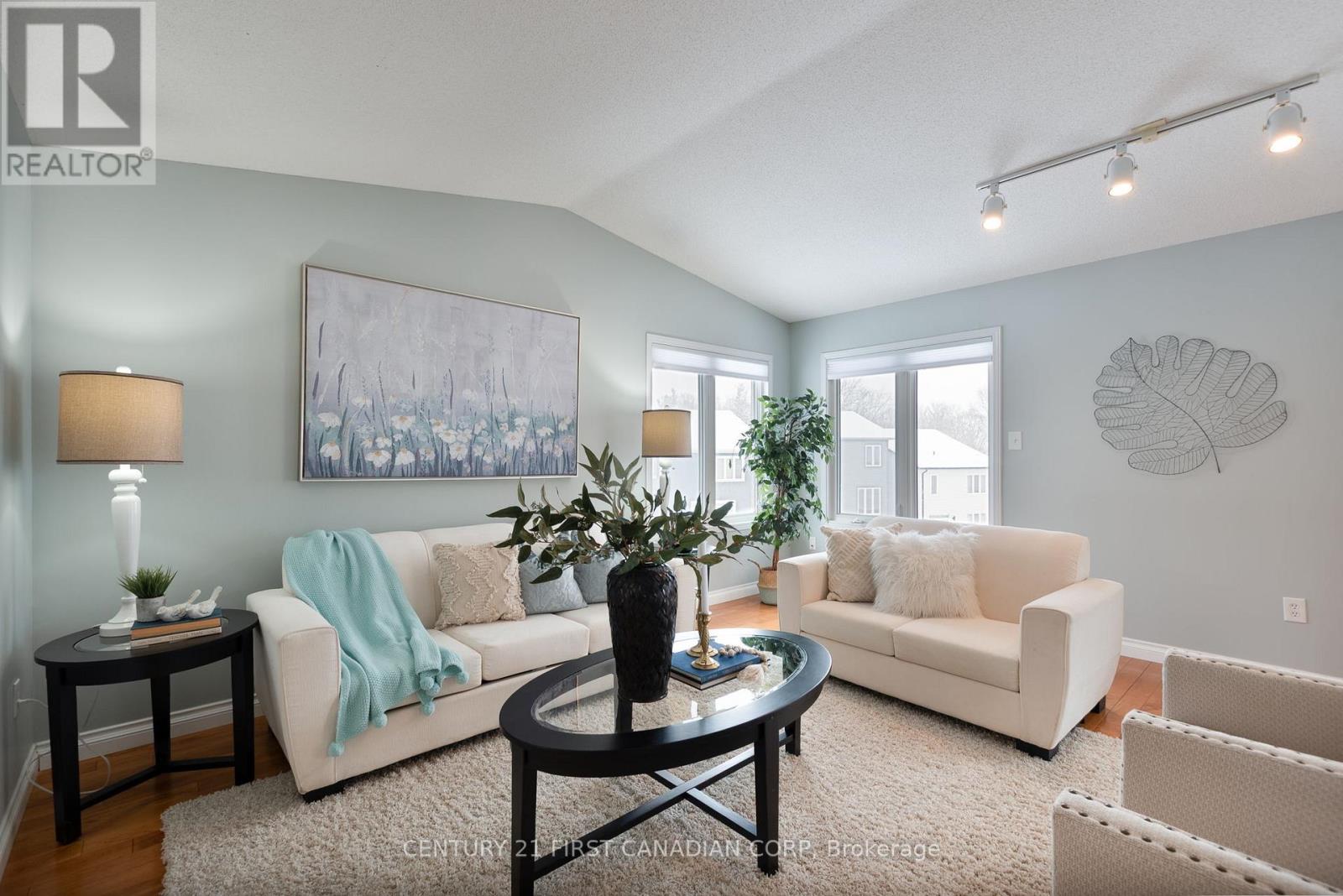 Photo 9 of 47 for 7 - 861 Shelborne Street