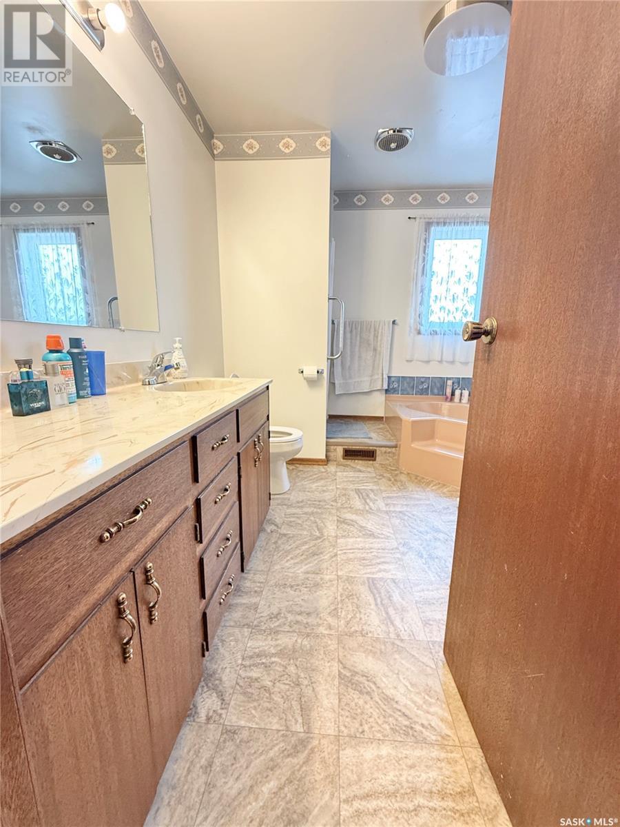 711 Washington Drive, Weyburn, Saskatchewan  S4H 3C7 - Photo 17 - SK006797