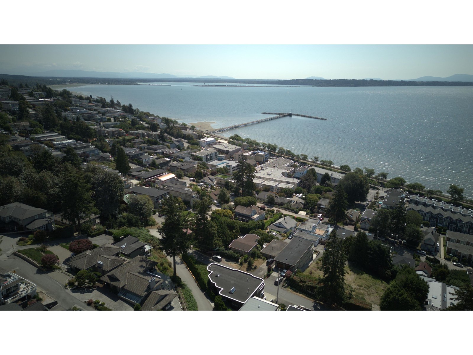 14870 Prospect Avenue, White Rock, British Columbia  V4B 2B1 - Photo 2 - R3005180