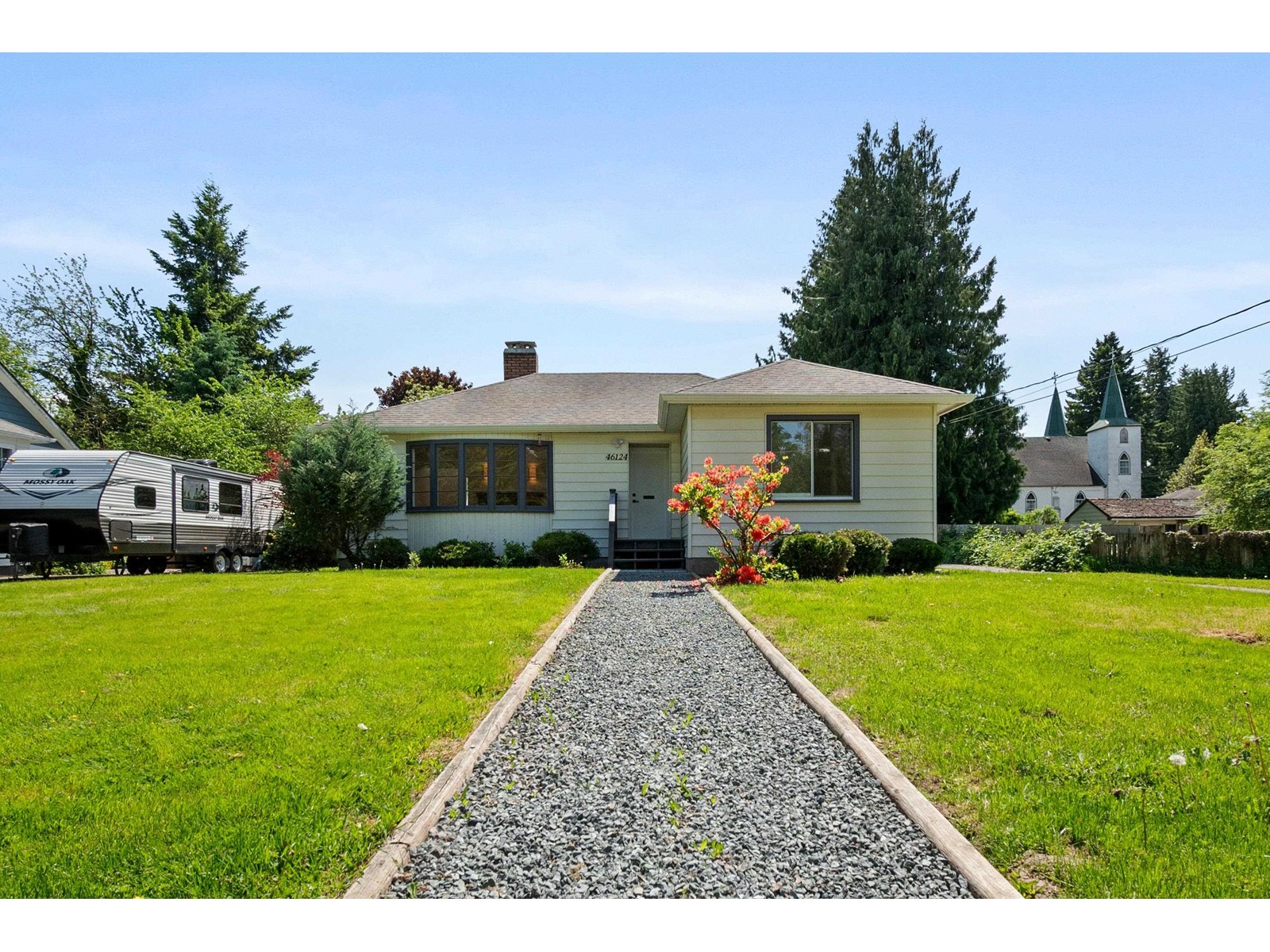 46124 Mellard Avenue, Chilliwack Proper East, Chilliwack, British Columbia  V2P 2Y9 - Photo 1 - R3002657
