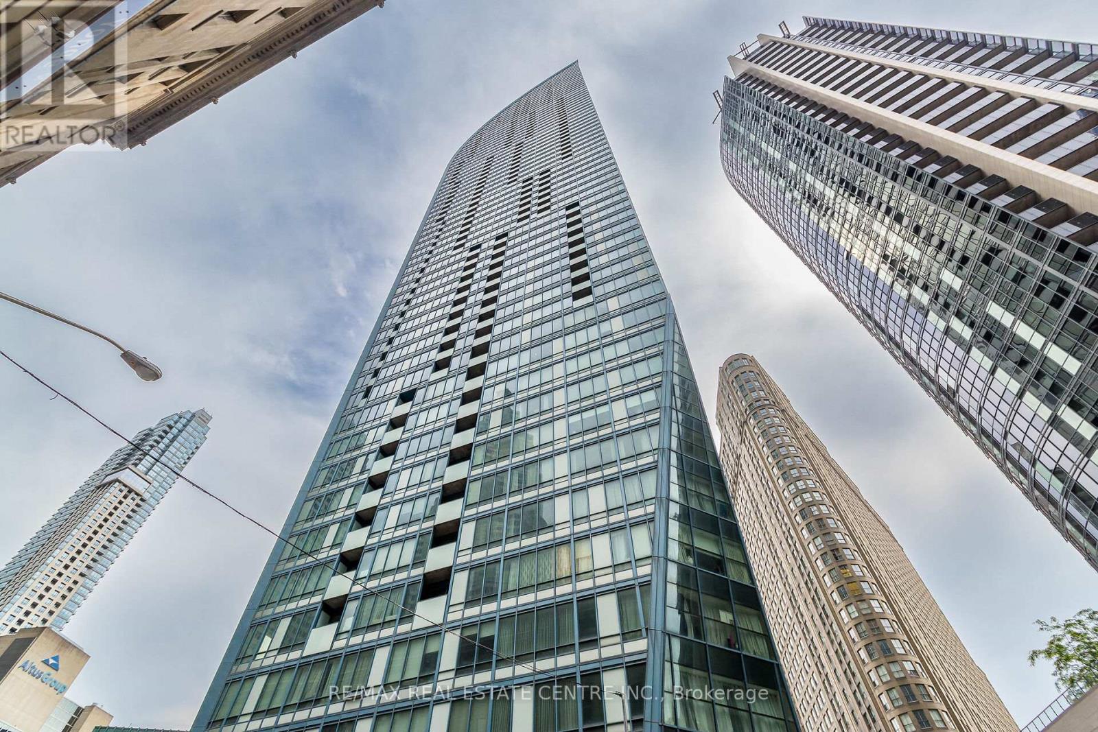 1610 - 8 The Esplanade, Toronto (Waterfront Communities), Ontario  M5E 0A6 - Photo 1 - C12166839