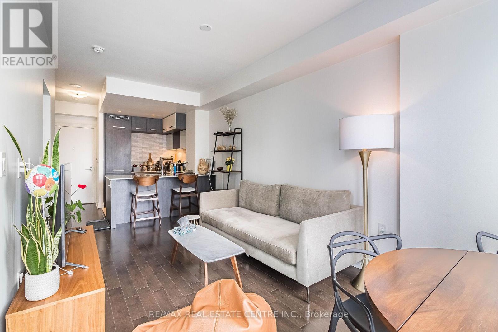 1610 - 8 The Esplanade, Toronto (Waterfront Communities), Ontario  M5E 0A6 - Photo 5 - C12166839
