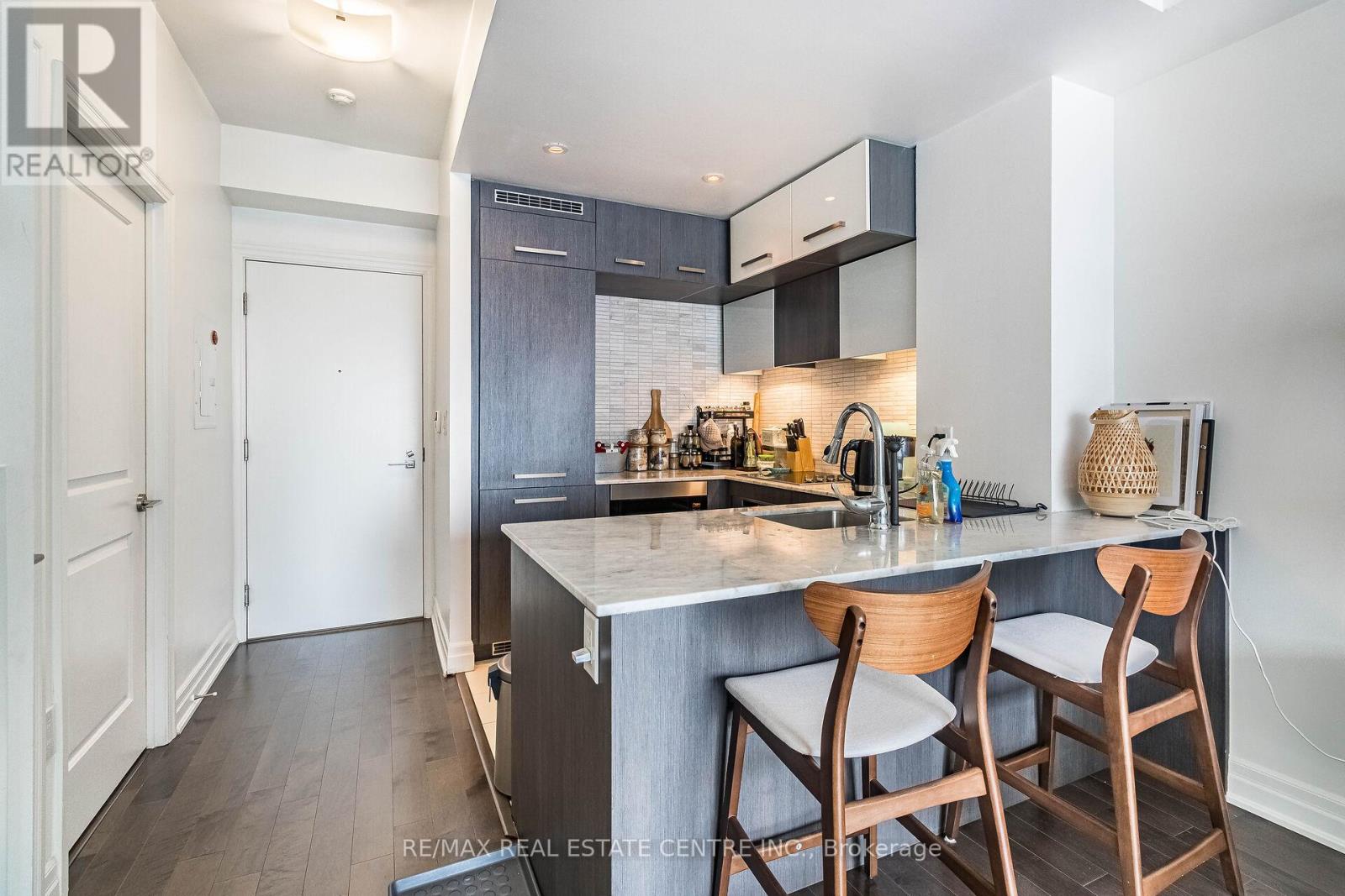 1610 - 8 The Esplanade, Toronto (Waterfront Communities), Ontario  M5E 0A6 - Photo 8 - C12166839
