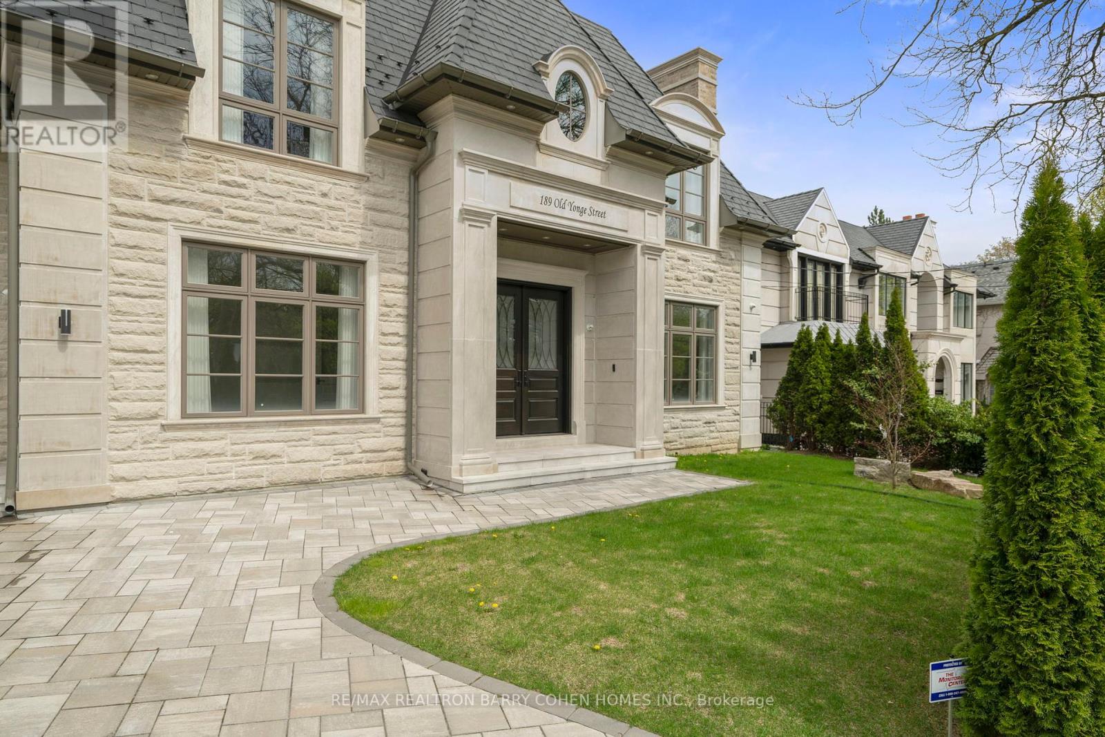 Property at 189 OLD YONGE STREET image 2
