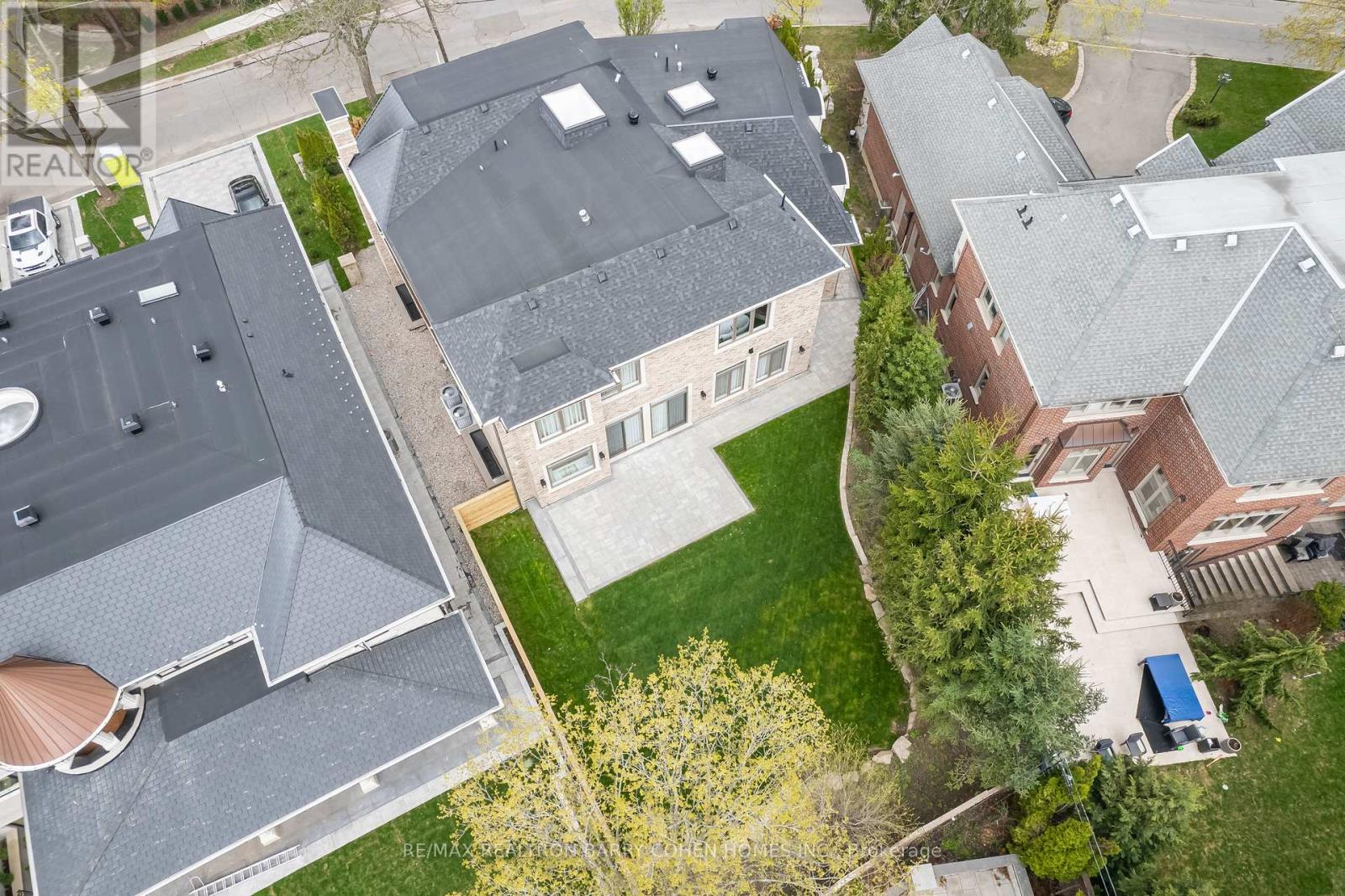 Property at 189 OLD YONGE STREET image 3