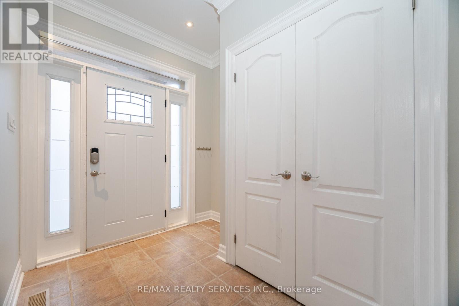 266 Airdrie Road, Toronto, Ontario  M4G 1N1 - Photo 2 - C12166979