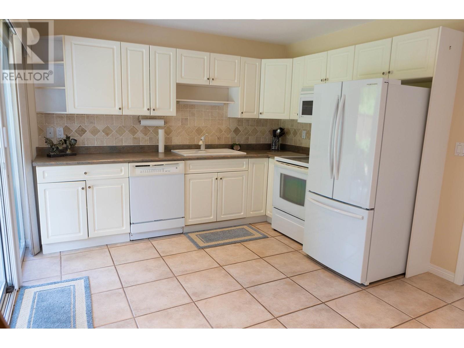 888 Herrmann Street, Coquitlam, British Columbia  V3C 6E7 - Photo 13 - R3005941