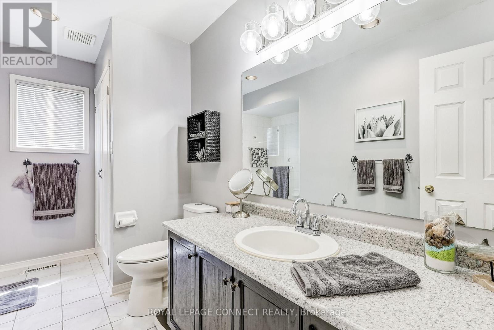 439 Woodsmere Crescent E, Pickering, Ontario  L1V 7A4 - Photo 15 - E12166823