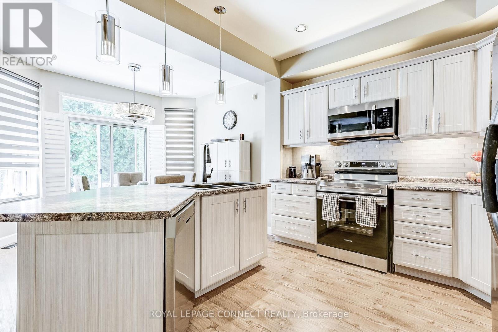 439 Woodsmere Crescent E, Pickering, Ontario  L1V 7A4 - Photo 7 - E12166823