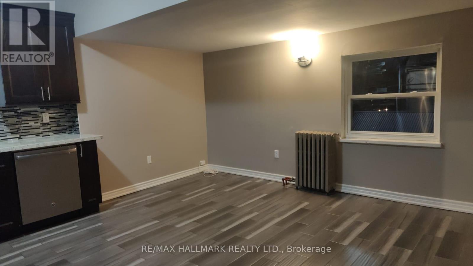 32 Bastedo Avenue, Toronto, Ontario  M4C 3M7 - Photo 5 - E12166826