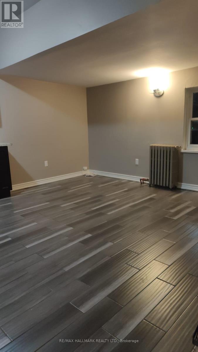 32 Bastedo Avenue, Toronto, Ontario  M4C 3M7 - Photo 9 - E12166826